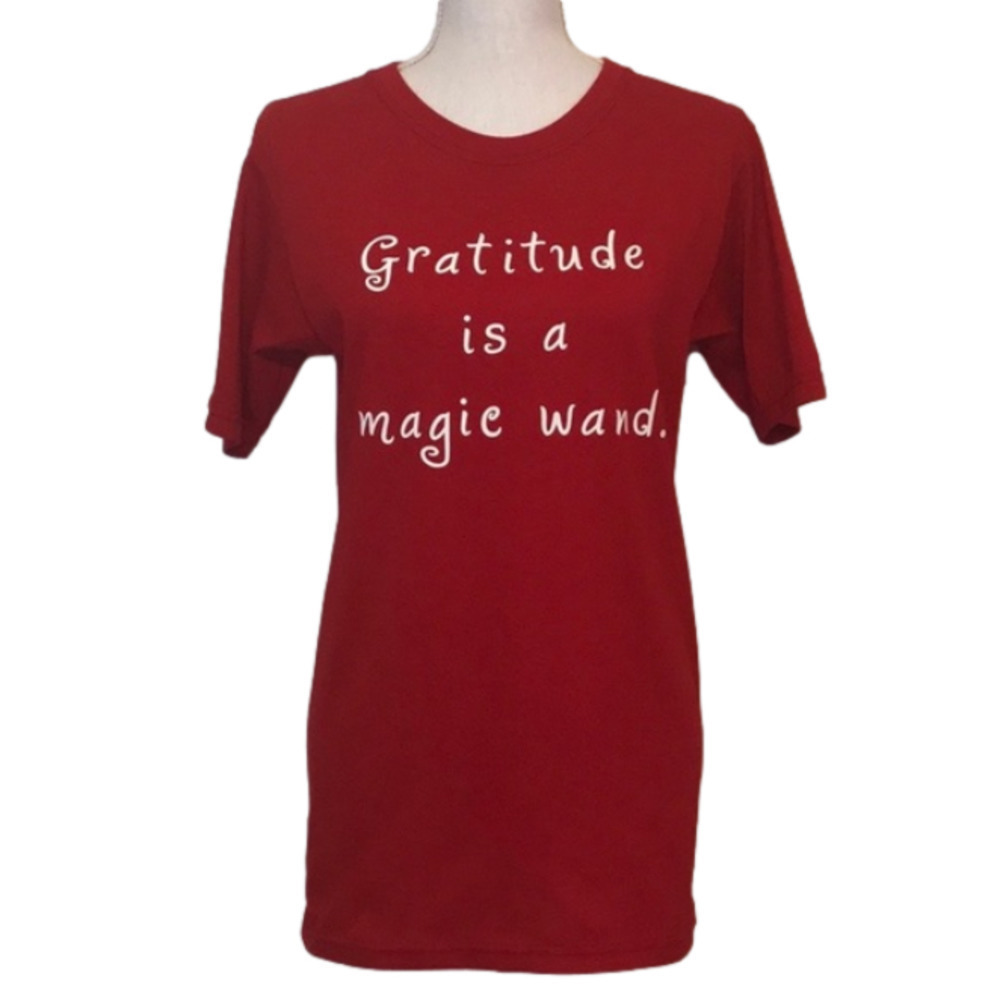 “GRATITUDE IS A MAGIC WAND” T-SHIRT ✨✨✨